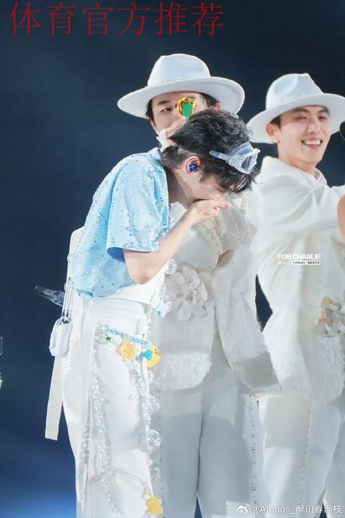 韩国乐队Nerd Connection贝斯手朴宰贤跟Peanut合照：Legend